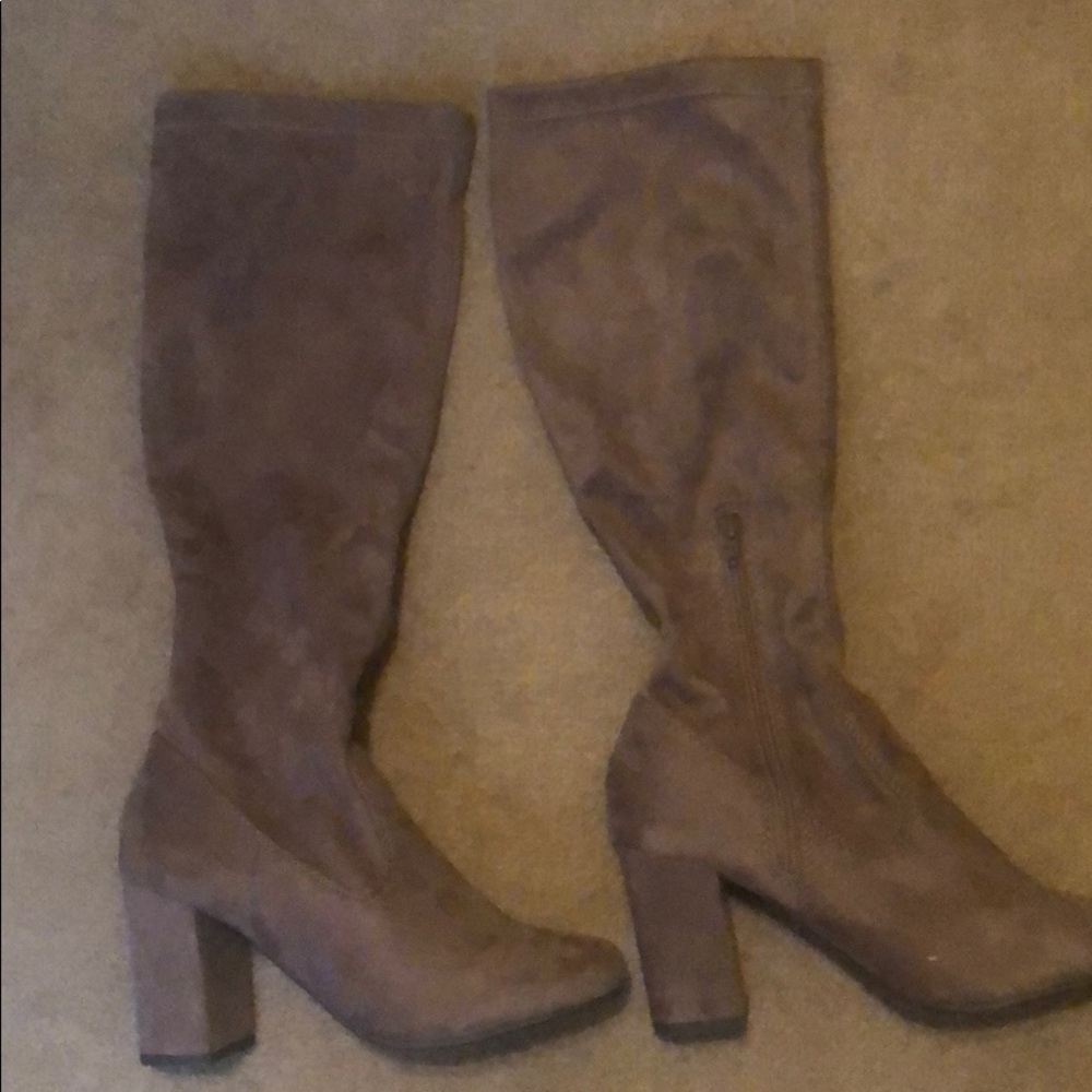 Taupe boots